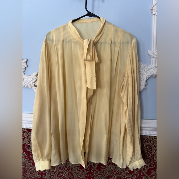 Vintage Tops - Gorgeous Vintage Silk Butter Yellow Blouse with Tie